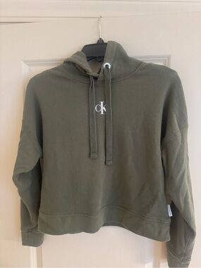 Calvin Klein Cropped Olive Green Pullover Hoodie with CK Logo